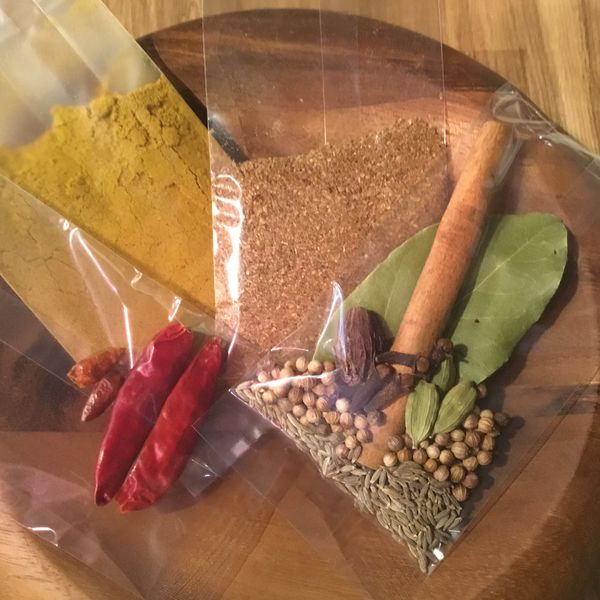 スパイスでお店で食べるカレーを作りたい